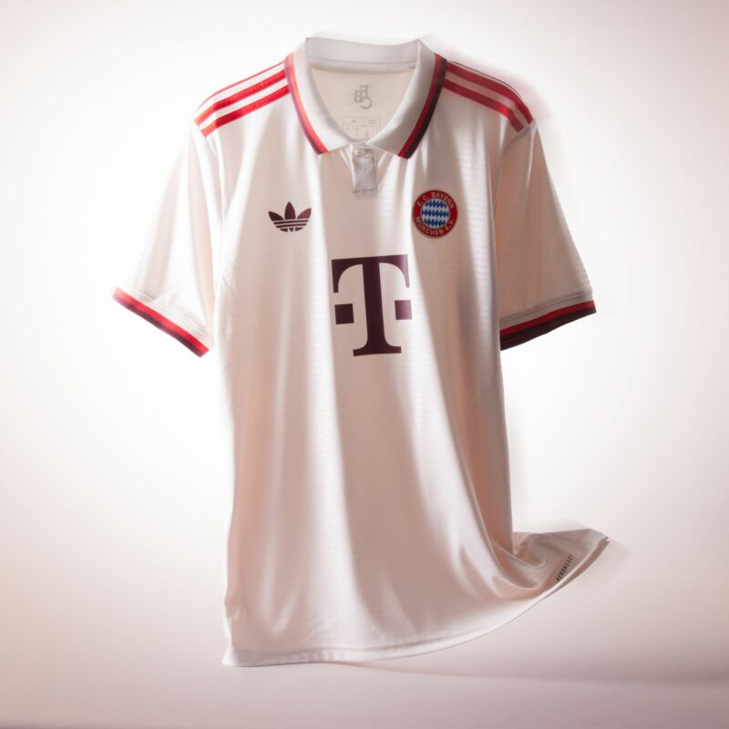 Bayern Munich Third Jersey 24/25 - Fan Edition