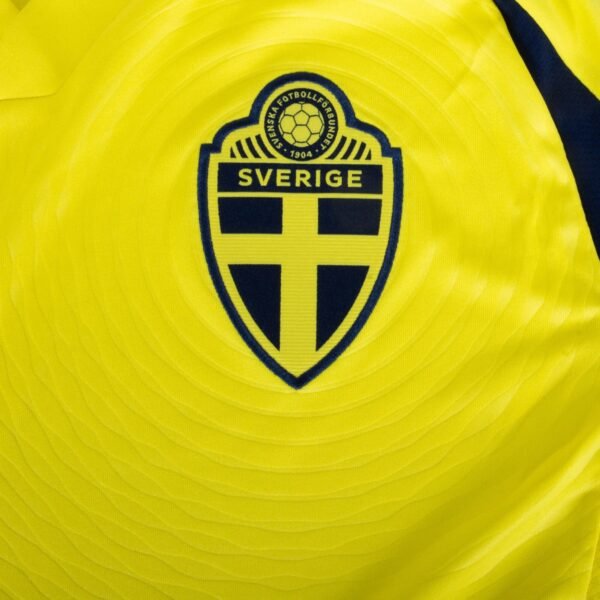 Sweden Home Jersey 24/25 - Image 4